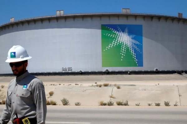 Ataques a petrolera ponen en jaque planes de expansión de Arabia Saudita