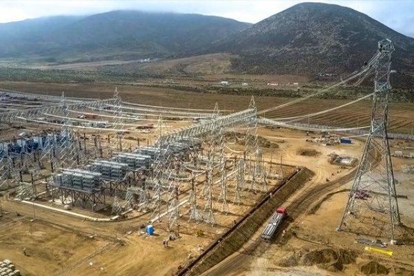 Gobierno de Colombia avanza en venta de su participación en ISA y busca banco de inversión