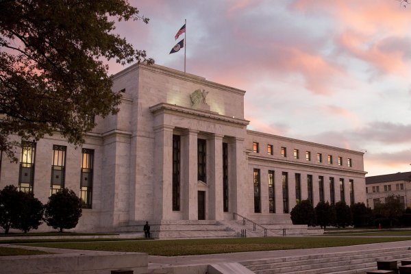 Reserva Federal realiza masiva inyección de liquidez al sistema financiero de EEUU