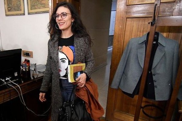 Presidente de la Cámara confirma que proyecto de 40 horas de Camila Vallejo se verá en la Sala el próximo mes