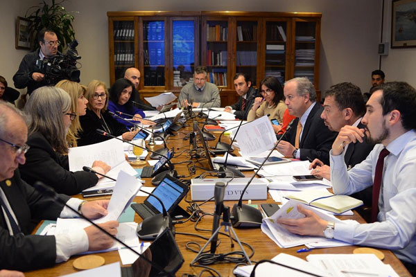 El ministro Monckeberg expuso ayer en la comisión de Trabajo del Senado. Foto: Ministerio del Trabajo