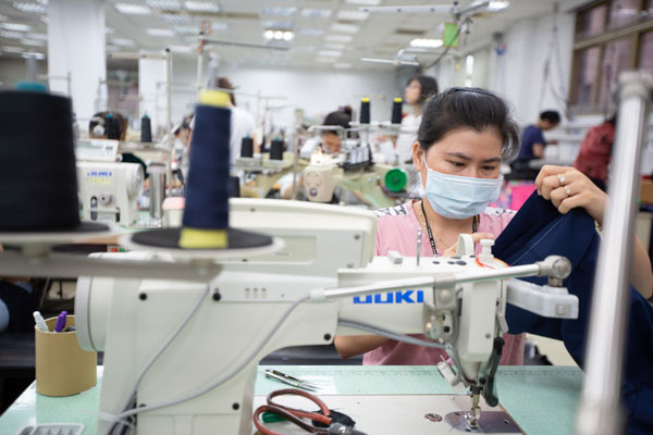 Vietnam y Bangladesh se han visto beneficiados gracias a sus mercados de tecnología y la industria textil, respectivamente. Foto: Bloomberg
