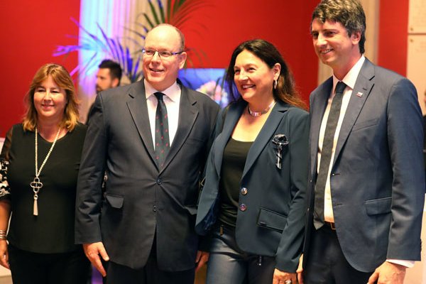 El Príncipe Alberto II de Mónaco (a la izquierda) confirmó asistencia a COP25 al Ministro Couve.