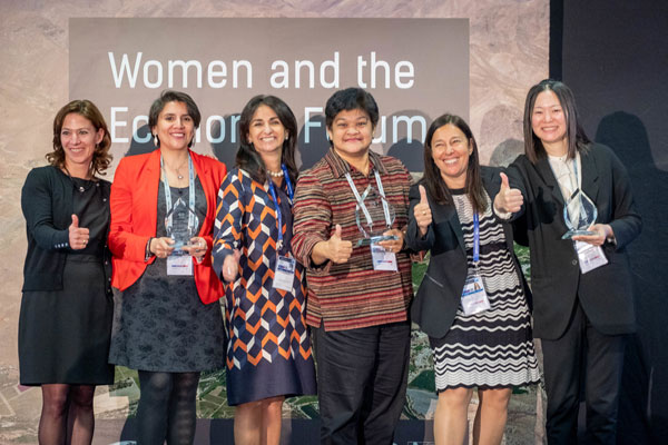 De izquierda a derecha: Paula Poblete, ComunidadMujer; Carolina Cuevas, subsecretaria de la Mujer; Veronica Ramirez, University of Asia and the Pacific; Pauline Kantor, ministra del Deporte; y Hong Yiang, Fudan University.