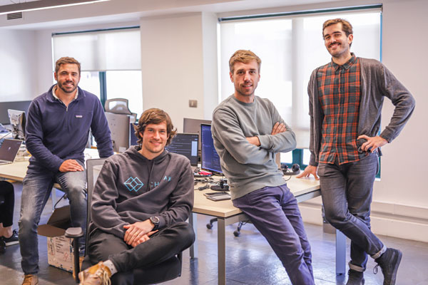 El gerente de Operaciones, Joaquín Brenner; el gerente de Tecnología, François Gueneau de Mussy; el CEO, Antonio Correa; y el gerente Comercial, Felipe Urzúa. Foto: Rodolfo Jara