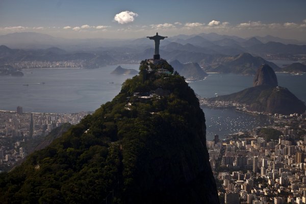 Telefónica negocia un acuerdo con Claro y TIM para comprar activos en Brasil
