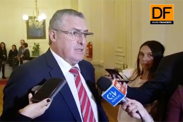 <p>Ahora en DF: Senador Pizarro responde a dichos de Chadwick por reforma tributaria</p>