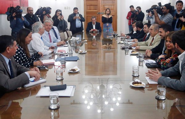 El ministro Chadwick participó ayer del tradicional Comité Político de los días lunes en La Moneda. Foto: Agencia Uno