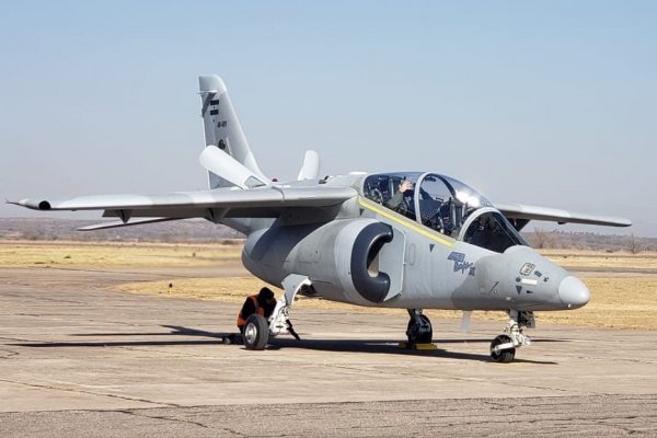 Argentina recompensará con un avión de guerra a Evo Morales por entregarle más gas