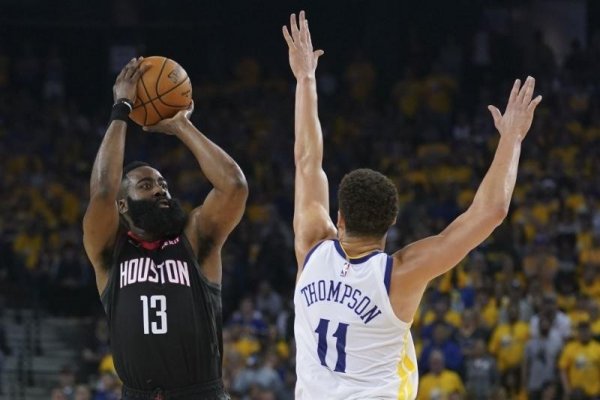 La NBA está en la mira de China por un incómodo tuit