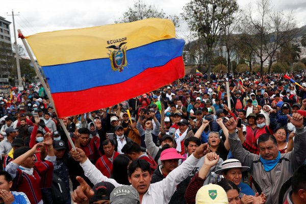 Termina paro en Ecuador: Moreno cede y acepta reemplazar polémico decreto que ponía fin al subsidio a los combustibles