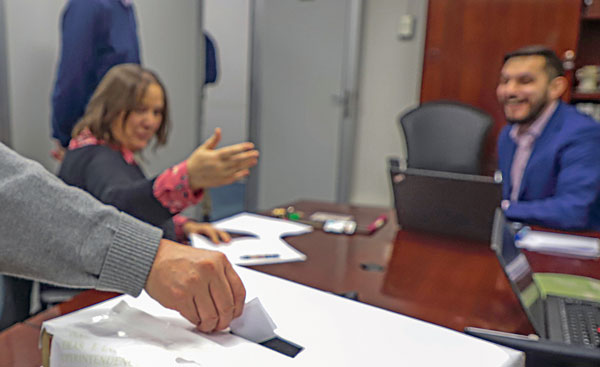 DT entra en el terreno de los plazos para votar huelga y genera críticas de abogados