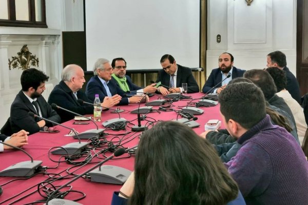 Dirigentes de oposición comprometieron su apoyo al proyecto de rebaja de jornada laboral a 40 horas