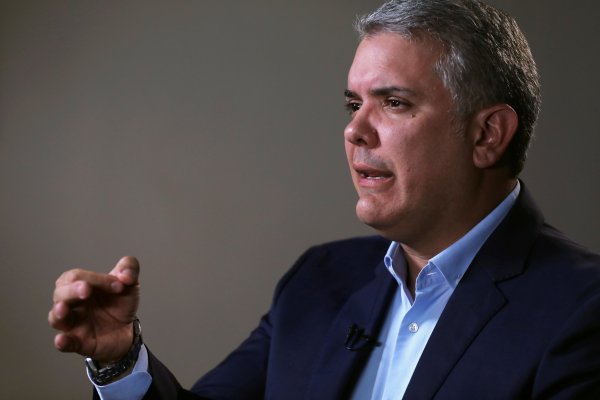 Tras duro revés judicial, presidente de Colombia anuncia nueva reforma tributaria