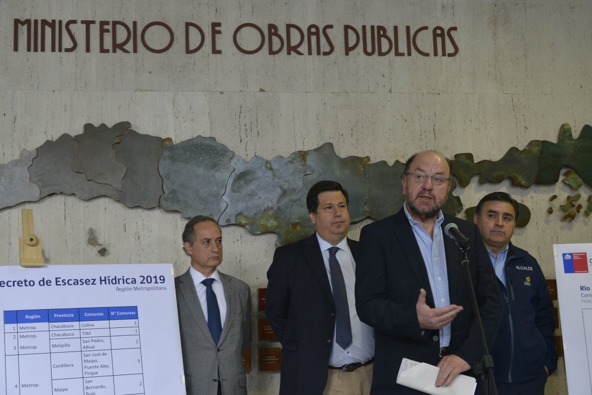 <p>Lo Barnechea, Vitacura y Las Condes se suman a comunas con decreto de escasez hídrica</p>