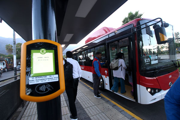 El miércoles pasado se empezó a difundir la idea de que la nueva flota de buses eléctricos tuvo incidencia en el alza tarifaria. Foto: Agencia Uno