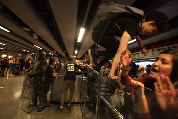 La fórmula detrás de las alzas del Metro que gatilló la ola de protestas y evasiones masivas