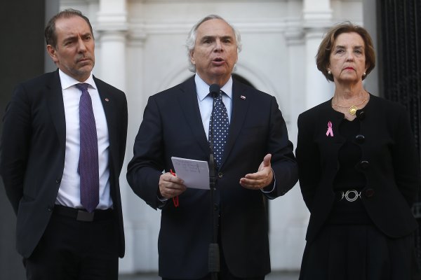 Gobierno invoca ley de seguridad del Estado y Metro anuncia que suspenderá el servicio de la red durante todo el fin de semana