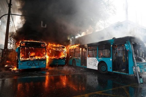 Se suspenden todas las operaciones del Transantiago por condiciones de seguridad