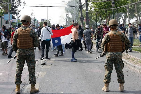 New York Times: "La crisis en Chile es el último espasmo de disturbios en una región inundada por crisis"