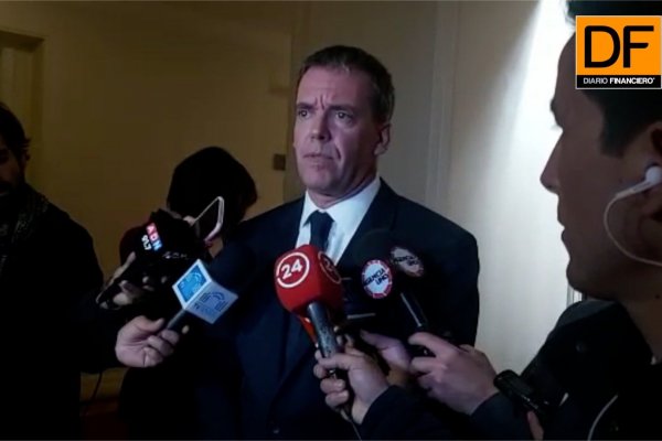 <p>Ahora en DF: Harboe insta a Piñera a tener disposición para dialogar</p>