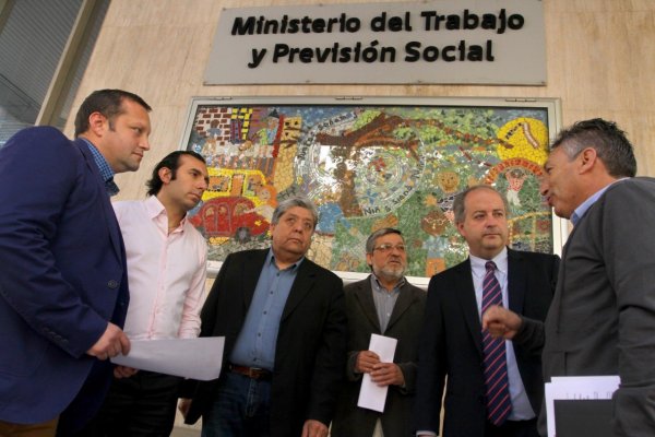<p>Ministro del Trabajo se reunió con sindicatos del comercio</p>