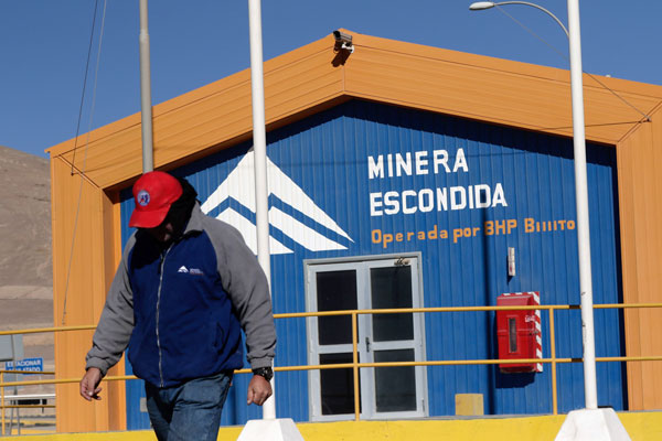 BHP cierra cuatro contratos con energía renovable para operaciones en Chile