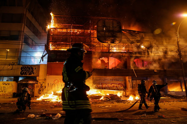 Supermercados quemados por actos vandálicos podrían estar cubiertos por estas pólizas. Foto: Reuters