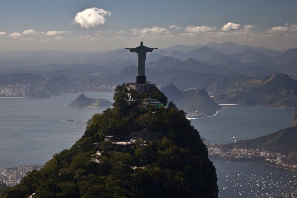 Senado de Brasil aprueba texto de reforma de pensiones en segundo turno