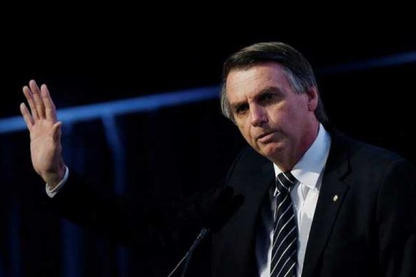 Bolsonaro pone en alerta al Ejército de Brasil para hacer frente a protestas "como las de Chile"