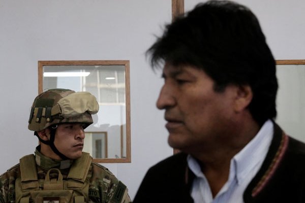 Escalada de protestas en Bolivia deriva en estado de emergencia y la OEA recomienda balotaje