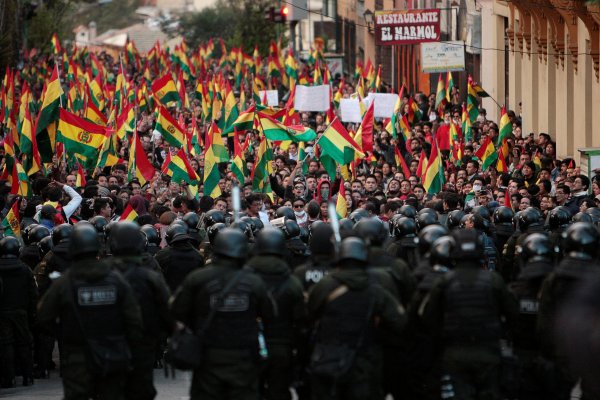 Bolivia vive otra jornada de tensión tras confirmación de triunfo en primera vuelta de Evo Morales