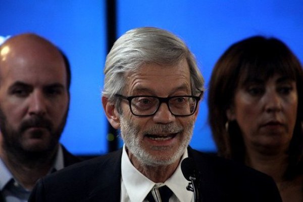 Ministro Fontaine analiza situación de inversionistas extranjeros y operadores turísticos