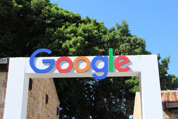 Matriz de Google aumenta casi 9% sus ganancias al tercer trimestre de este año
