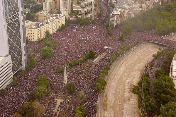 Columna del Wall Street Journal: "El capitalismo chileno bajo juicio"