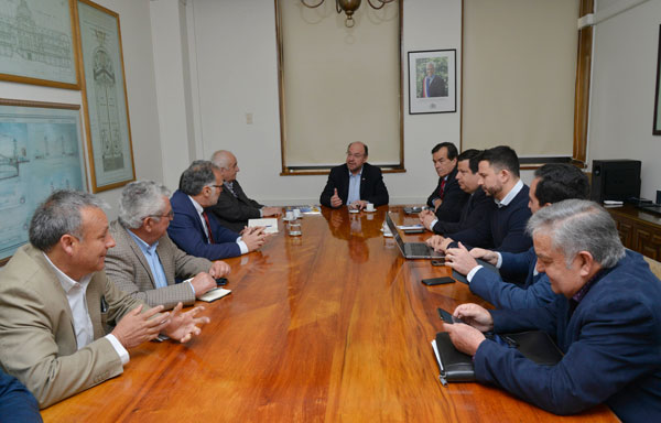 El ministro Moreno también se reunió con camioneros.