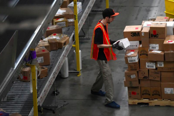 PIB de EEUU aumenta 1,9% en el tercer trimestre y supera las expectativas