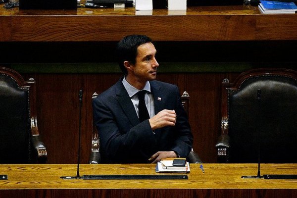 Congreso despacha a ley proyecto que congela las tarifas eléctricas