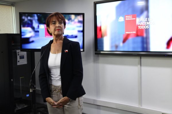 <p>Hutt aborda situación financiera del exTransantiago: "Es posible que se requieran recursos adicionales"</p>