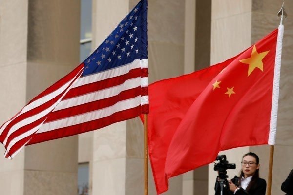 Trump asegura que EEUU y China buscan un lugar para firmar acuerdo tras suspensión de la APEC