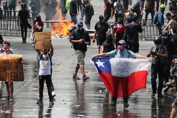 The Economist analiza el "nuevo modelo chileno" que impulsa Piñera para afrontar la crisis social
