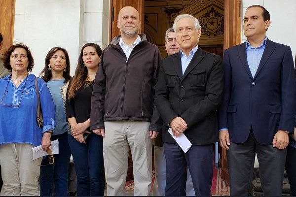 Plebiscito para una nueva constitución marca contrapropuesta de agenda social presentada por la oposición