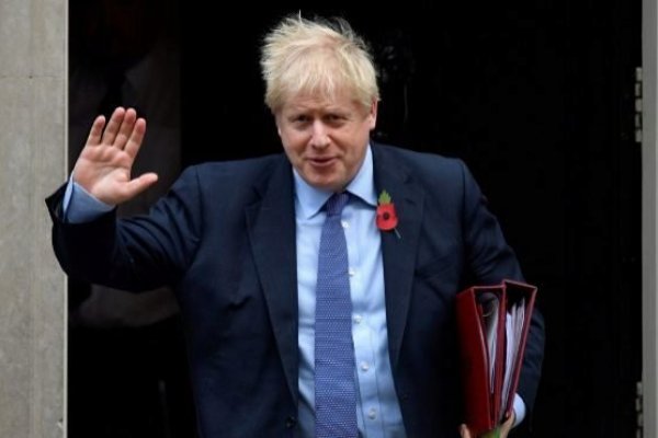 Boris Johnson abandonaría amenaza de Brexit sin acuerdo