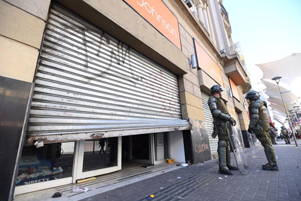 La ciudad registró el saqueo a supermercados, farmacias y otro tipo de locales comerciales. Foto: Agencia Uno