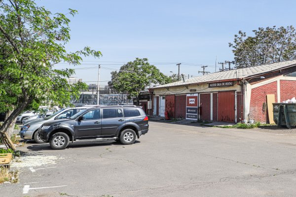 Familia Eblen transformará outlet de Levi’s en Ñuñoa en conjunto habitacional