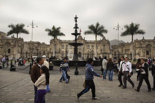 Banco central peruano pide una pensión mínima y más información a las AFP: "Uno ve lo que ha pasado en Chile"