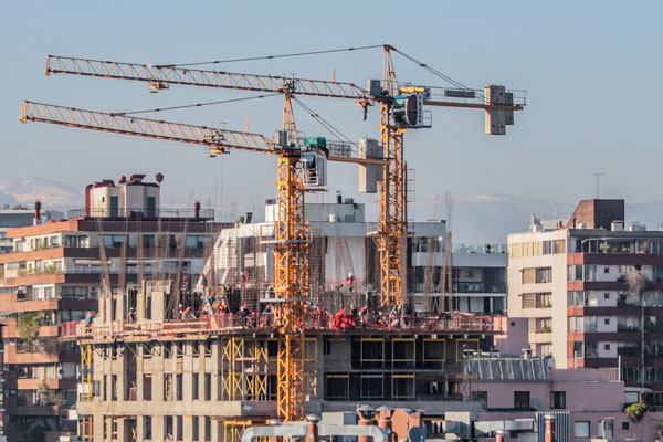 Incertidumbre impacta a la bolsa y acciones inmobiliarias sufren