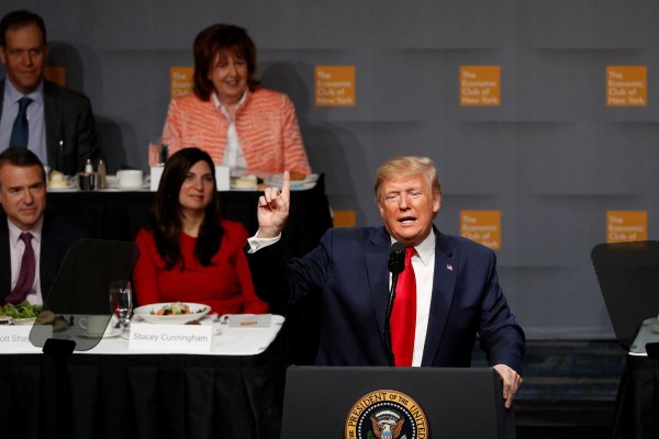 Trump dice que EEUU está cerca de firmar “fase uno” de acuerdo comercial con China