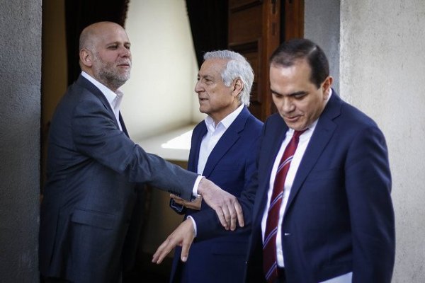 Oposición se cuadra y exige al Gobierno una Asamblea Constituyente