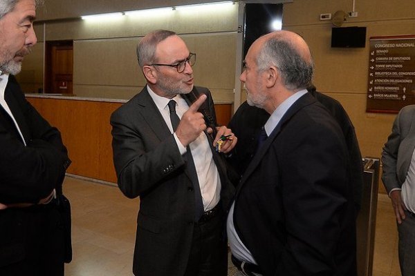 Diputados se enfrentan por suspensión de jornada legislativa clave